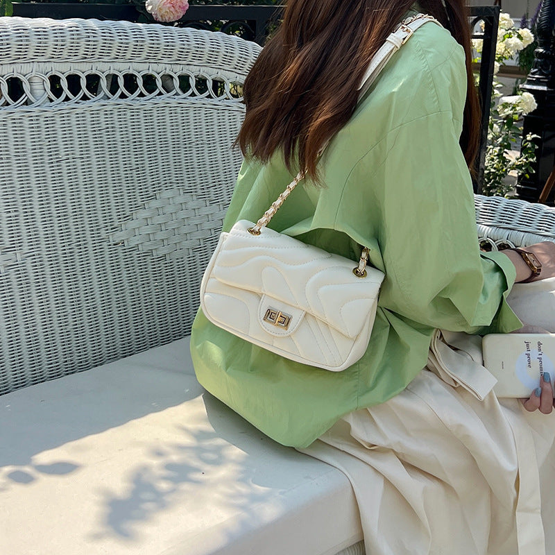 Elegant Xiaoxiangfeng Chain Bag - Versatile & Stylish