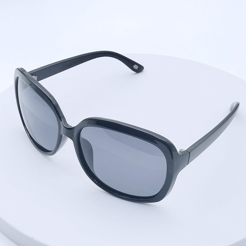 Trendy Women's Polarized Sunglasses with Advanced UV Protection